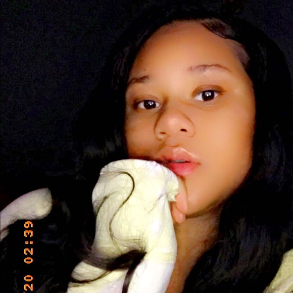 Meet your Posher, Desirae - Picture 1 of 1